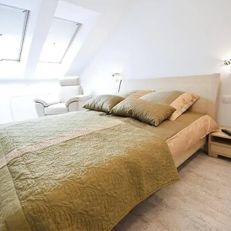 Apartament 45 *